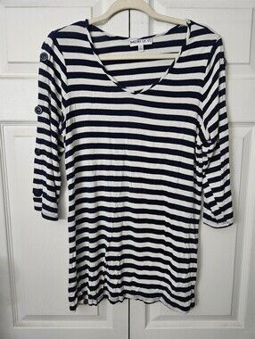MERI SKYE Women’s Navy & White Striped V-Neck Top